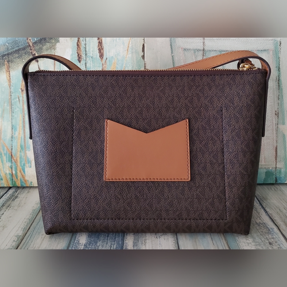 ***SOLD***MICHAEL KORS MK JET SET TRAVEL CROSSBODY LITE-WEIGHT BAG - Picture 3 of 11